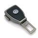 Купить Заглушка переходник ремня безопасности с логотипом Volkswagen Темный хром 1 шт 39445 Заглушки ремня безопасности - 1 фото из 5