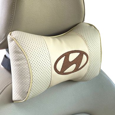 Купить Подушка на подголовник с логотипом Hyundai экокожа Бежевая 1 шт 60541 Подушки на подголовник - под шею