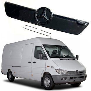 Купить Зимняя накладка на решетку радиатора Mercedes Sprinter CDI 2000-2006 Малая решотка с рамкой Глянец (Voron Glass) 9788 Зимние накладки на решетку радиатора