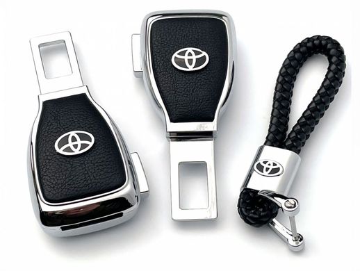 Купити Набір в авто для Toyota №2 / Заглушка перехідник ременя безпеки та брелока з логотипом 36709 Подарункові набори для автомобіліста