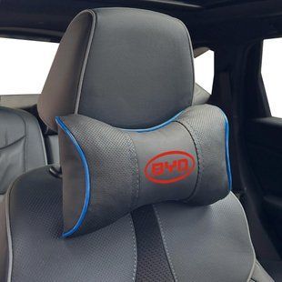 Купити Подушка на підголівник з логотипом BYD Екошкіра 3D Кольоровий лого Чорна-Синій кант 1 шт 91790 Подушки на підголовник - під шию