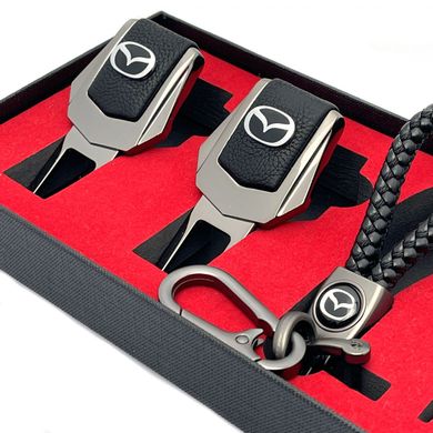 Купити Подарунковий набір №1 для Mazda із заглушок ременів безпеки та брелока з логотипом Темний хром 39521 Подарункові набори для автомобіліста