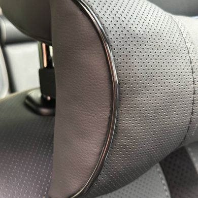 Купити Подушка на підголовник з логотипом Kia Екошкіра 3D Кольоровий лого Чорна-Чорний кант 1 шт 84293 Подушки на підголовник - під шию