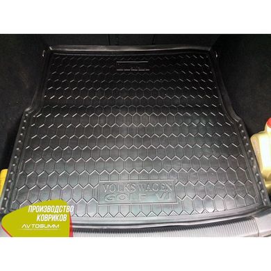 Купити Автомобільний килимок у багажник Volkswagen Golf V 2003- / Golf VI 2009- Universal / Гумо - пластик 42431 Килимки для Volkswagen