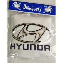 Купити Чохли для підголівників Універсальні Hyundai Білі Кольоровий логотип 2 шт 26266 Чохли на підголовники