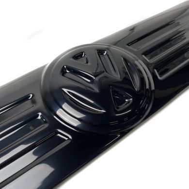 Купить Зимняя Накладка на решетку радиатора Volkswagen T5 2003-2009 Глянец (Voron Glass) 8132 Зимние накладки на решетку радиатора
