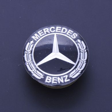Купить Эмблема для Mercedes 52 мм пластиковая скотч на капот 22310 Эмблемы на иномарки