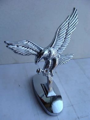 Купити Емблема приціл на капот EAGLE Хром сплав на скотчі (Завод) 88446 Емблеми Приціли