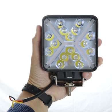 Купити Світлодіодна додаткова LED фара 48W (3W*16) 10-30V 105x105 35 mm Далеке світло Повторювач повороту (4064) 10062 Додаткові LЕD фари