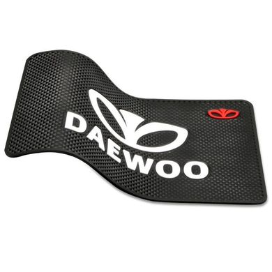 Купить Антискользящий коврик торпеды с логотипом Daewoo 40640 Антискользящие коврики на торпеду