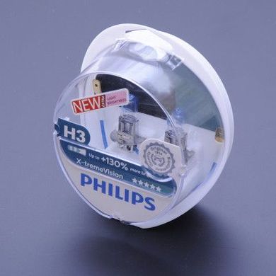 Купити Автолампа галогенна Philips X-treme Vision +130% H3 12V 55W Pk22s 2 шт (12336XV+S2) 38396 Галогенові лампи Philips