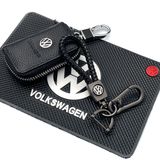 Купить Автонабор №55 для Volkswagen / Коврик панели / Брелок с карабином и чехол для автоключей с логотипом 38732 Подарочные наборы для автомобилиста