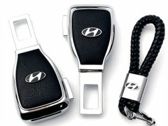 Купити Набір в авто для Hyundai №2 / Заглушка перехідник ременя безпеки та брелока з логотипом 36713 Подарункові набори для автомобіліста